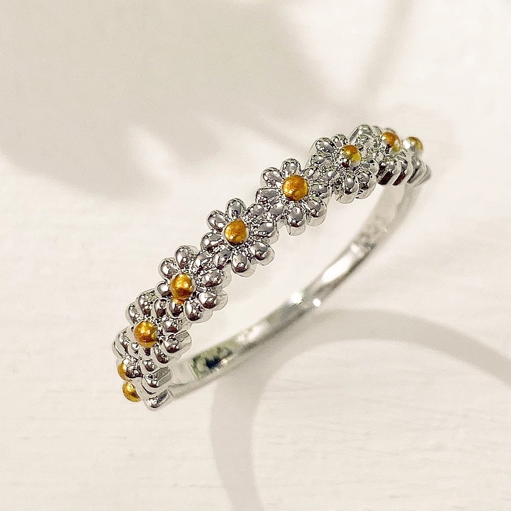 New Women’s 925 Silver Small Daisy Flower Ring - Picture 6 of 6